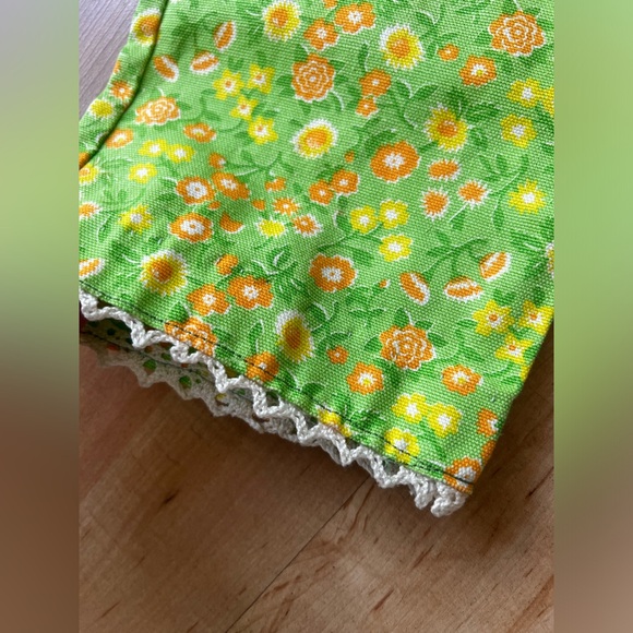 Vintage 60s Bright Green Hanndmade Floral Pants with Crochet Hem - Picture 2 of 9